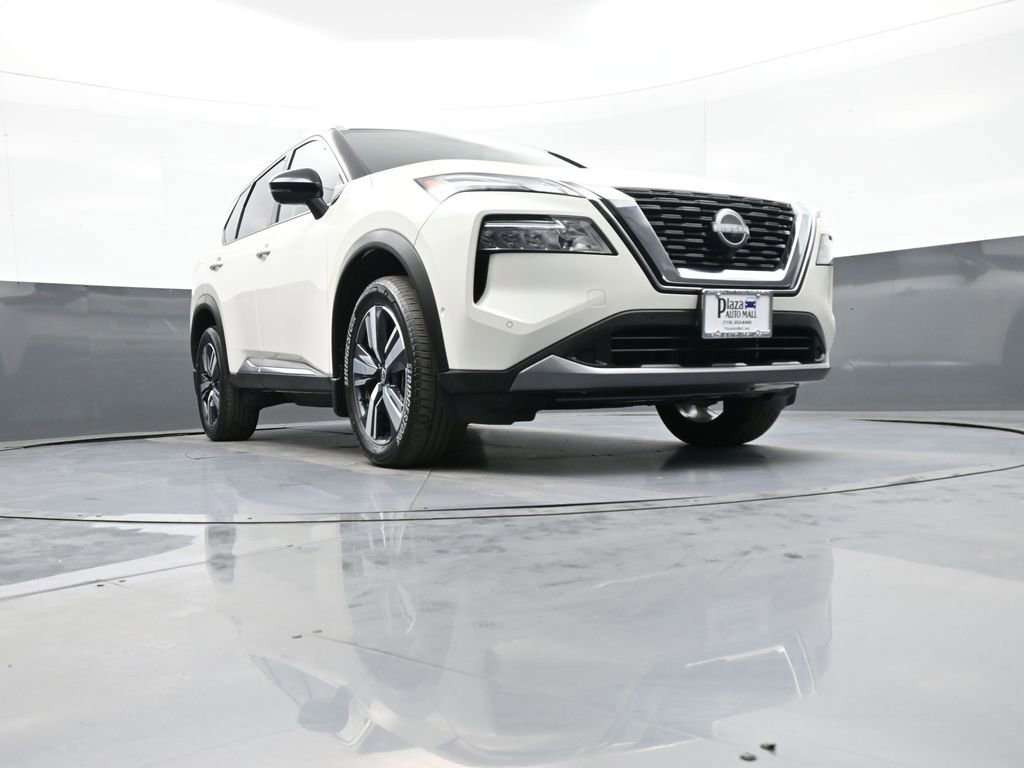 Used 2023 Nissan Rogue SL w/ SL Premium Package image 28