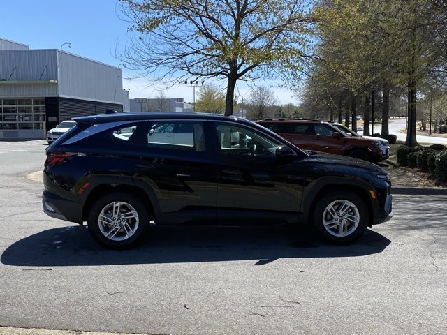 New 2025 Hyundai Tucson SE image 10