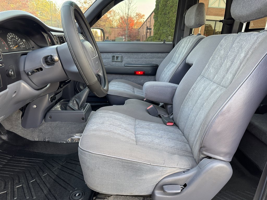 Used 2000 Toyota Tacoma 2WD Xtracab image 93