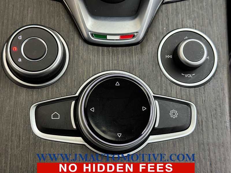 Used 2022 Alfa Romeo Stelvio Ti w/ Active Assist Plus Package image 33