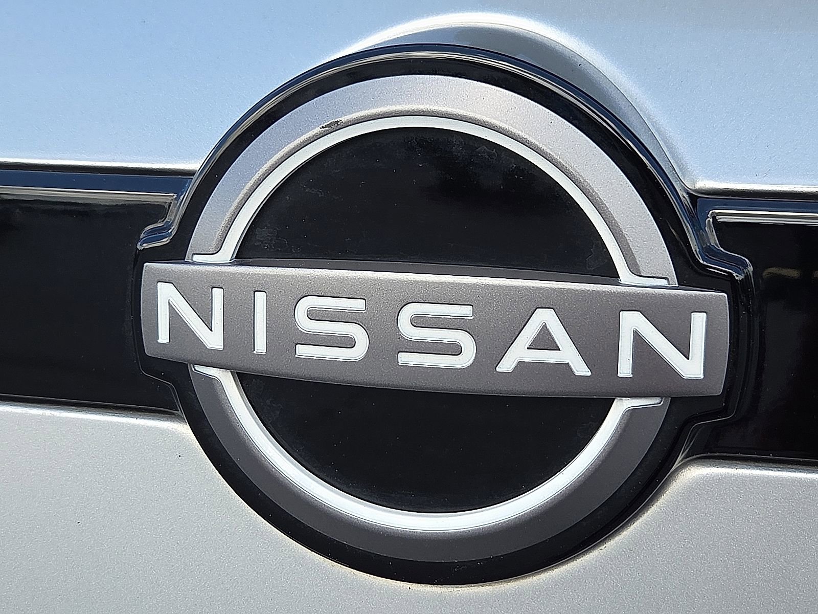 Used 2025 Nissan Pathfinder SV FWD image 9