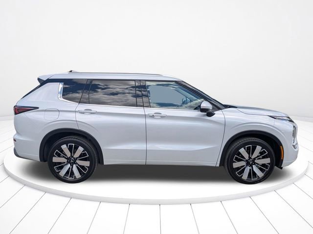 New 2026 Mitsubishi Outlander SEL FWD image 3