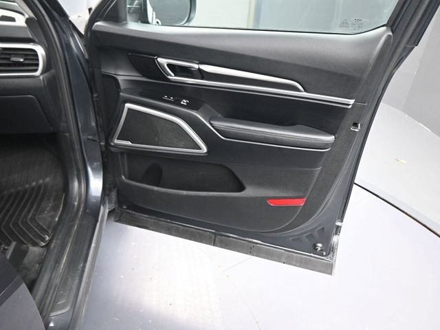 Used 2023 Kia Telluride S image 11