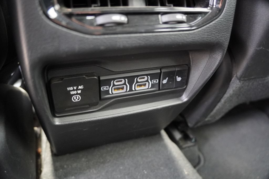 Used 2023 Jeep Grand Cherokee Limited AWD/4WD image 4