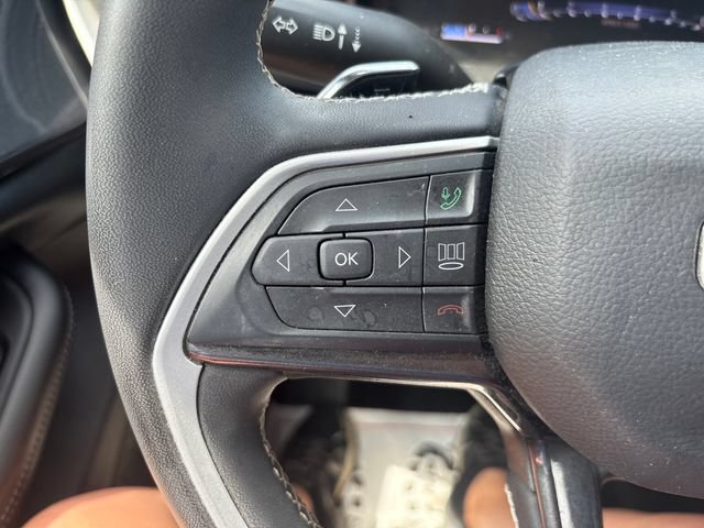 Used 2023 Jeep Grand Cherokee L Laredo AWD/4WD image 11