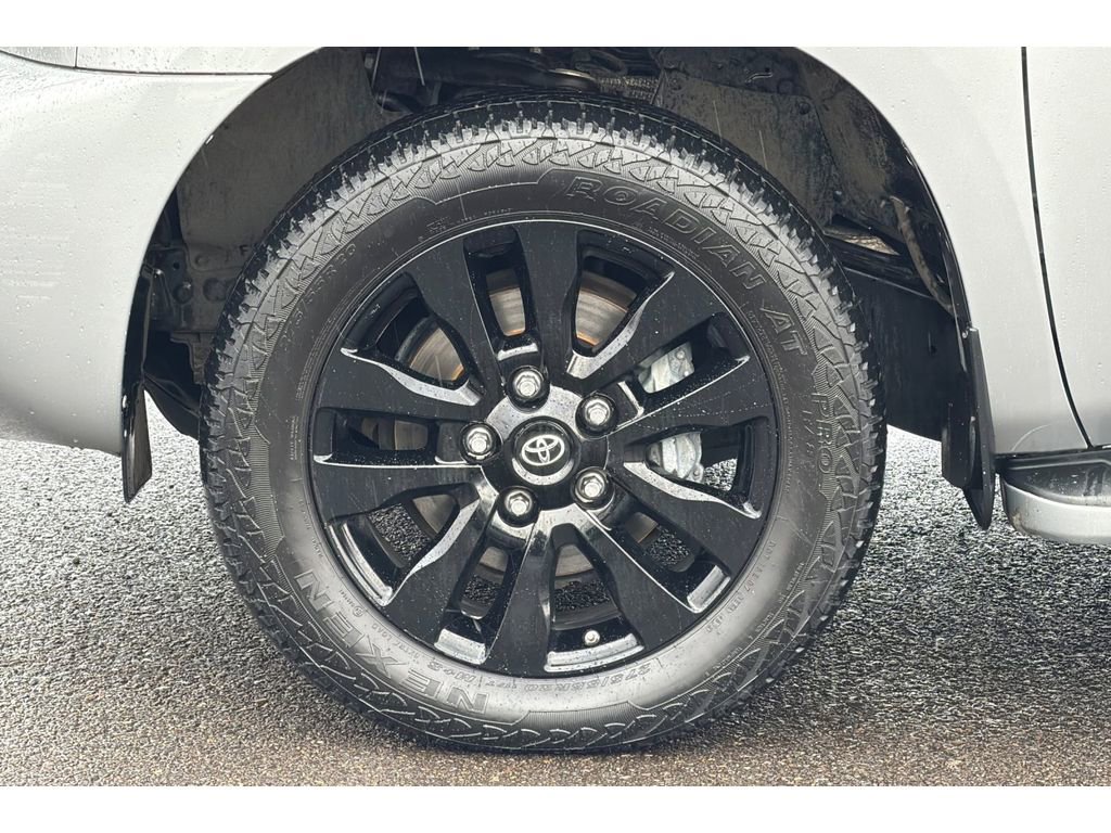 Used 2019 Toyota Sequoia Limited w/ Safety & Convenience Package image 28