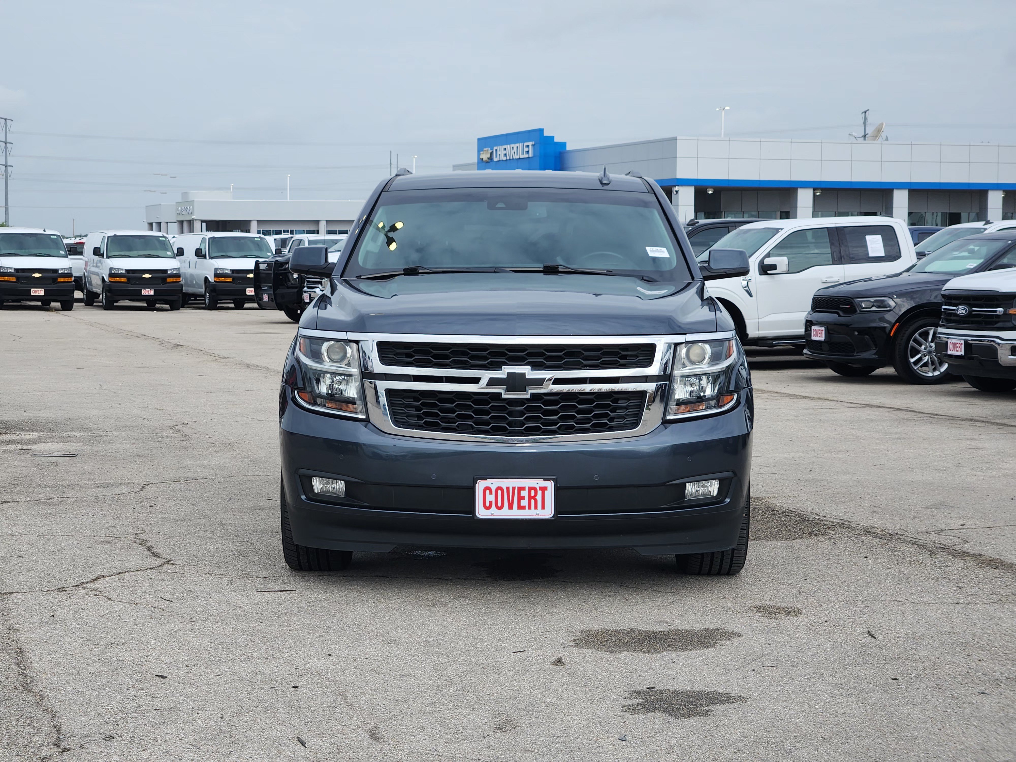 Used 2019 Chevrolet Tahoe LT w/ Luxury Package RWD image 2