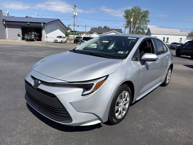 Used 2025 Toyota Corolla LE FWD image 10