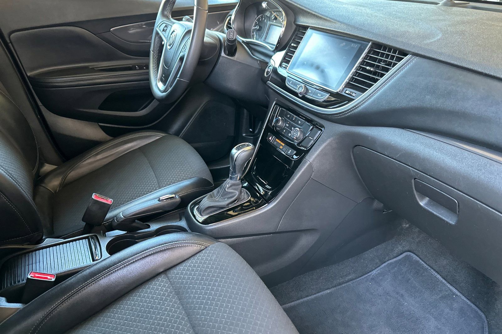 Certified 2021 Buick Encore Preferred FWD image 17