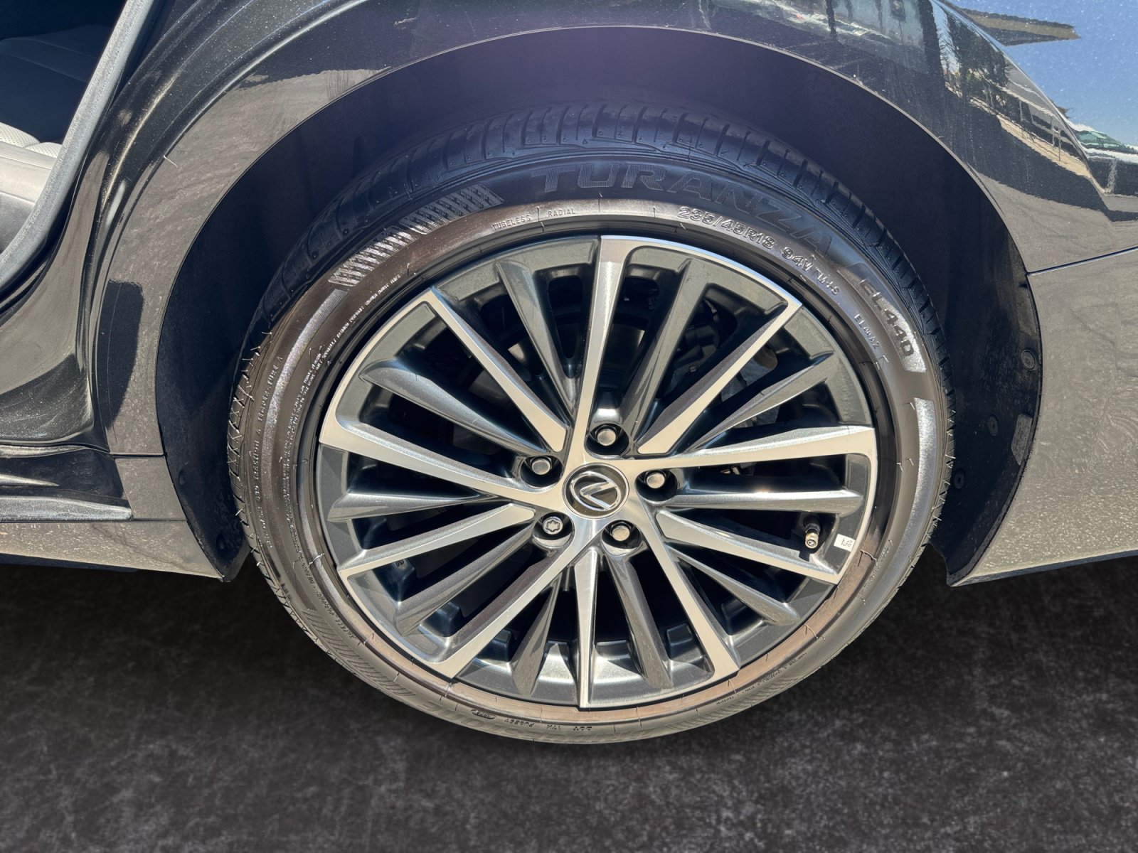 Used 2025 Lexus ES 300h w/ Premium Package FWD image 14