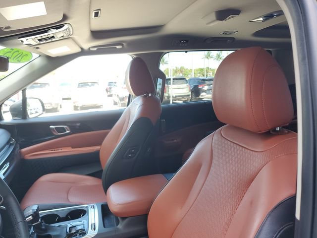 Certified 2025 Kia Carnival SX Prestige FWD image 16