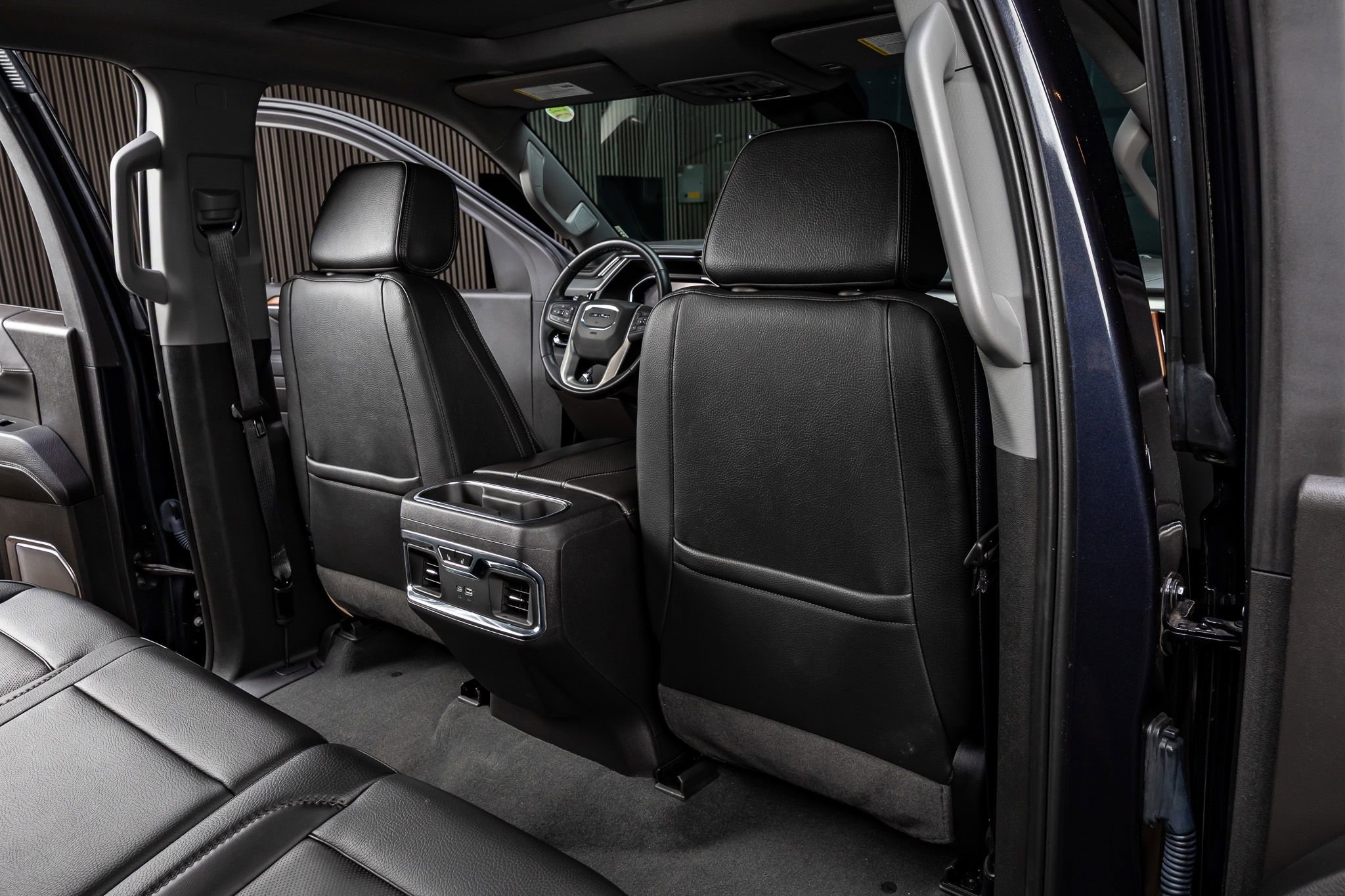 Used 2024 GMC Sierra 1500 Denali w/ Denali Reserve Package AWD/4WD image 30