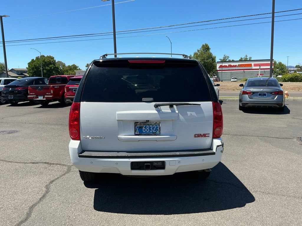 Used 2013 GMC Yukon SLT w/ SLT-2 Equipment Package AWD/4WD image 9