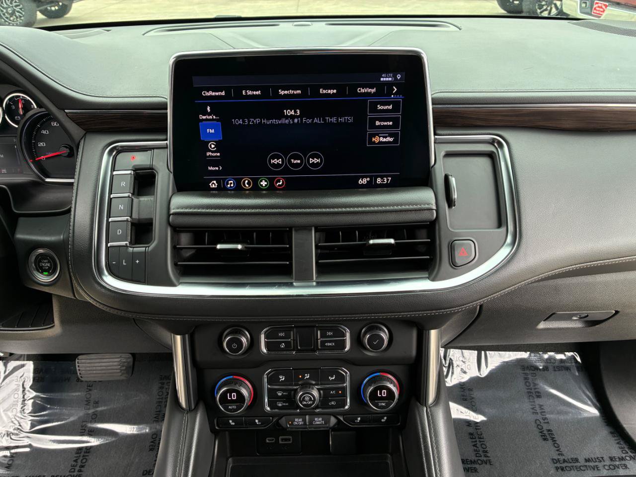 Used 2021 Chevrolet Tahoe Z71 w/ Luxury Package AWD/4WD image 19