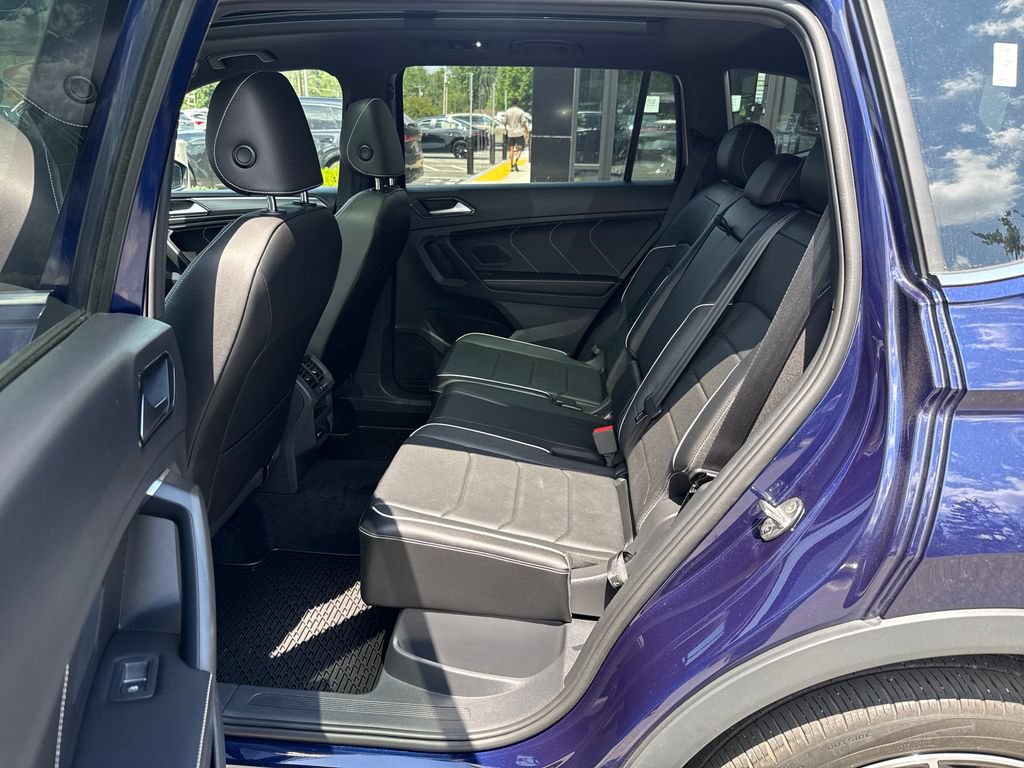 Used 2022 Volkswagen Tiguan SEL R-Line AWD/4WD image 28