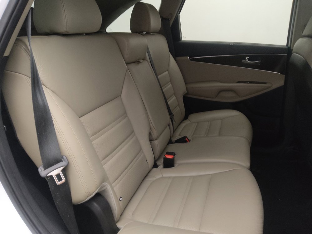 Used 2018 Kia Sorento EX image 19