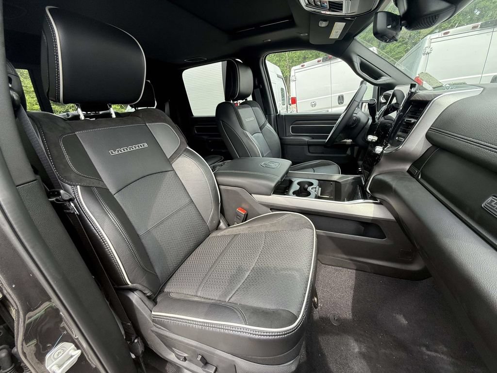 New 2026 RAM 2500 Laramie AWD/4WD image 23