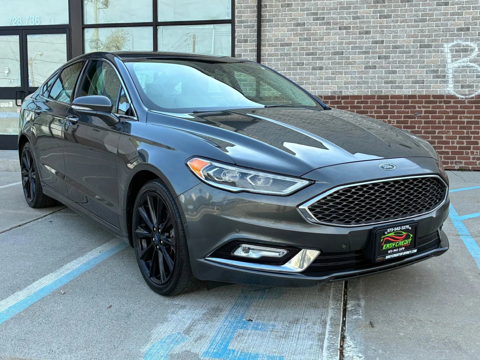 Used 2017 Ford Fusion Platinum AWD/4WD image 5