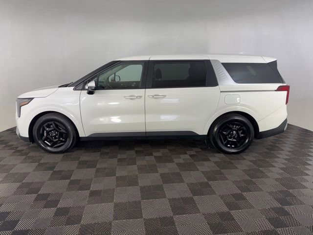 Used 2025 Kia Carnival image 10