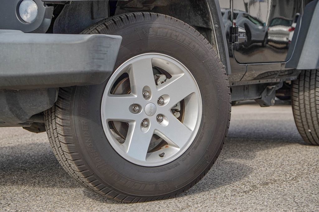 Used 2018 Jeep Wrangler Sport image 2