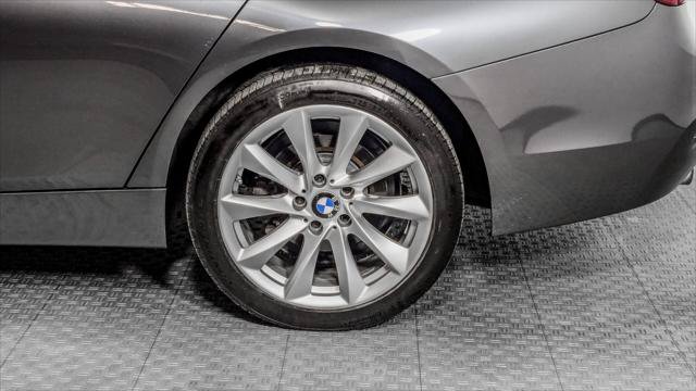 Used 2016 BMW 320i xDrive Sedan w/ Sport Package AWD/4WD image 29