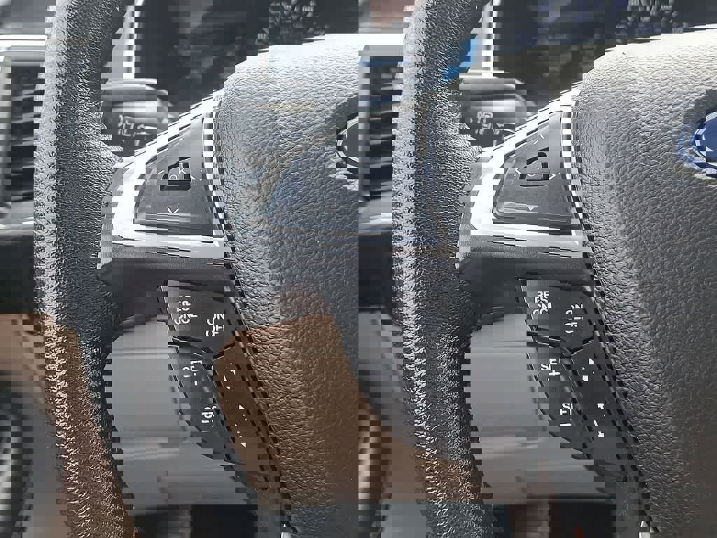 Used 2018 Ford Edge Titanium w/ Equipment Group 301A AWD/4WD image 17