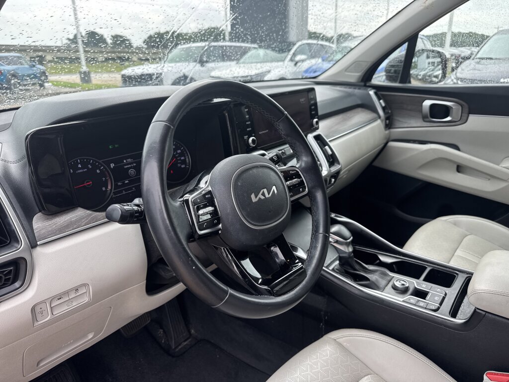 Used 2022 Kia Sorento EX FWD image 25