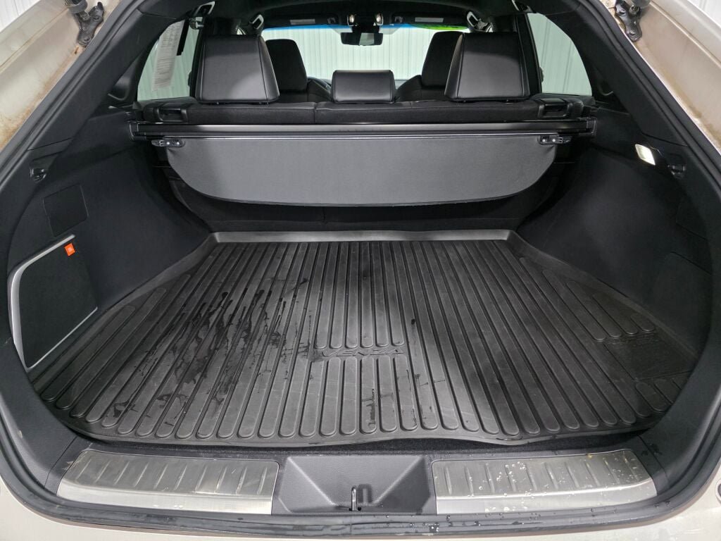 Used 2021 Toyota Venza Limited AWD/4WD image 12