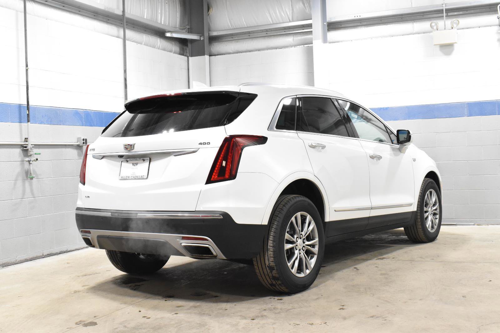 Used 2023 Cadillac XT5 Premium Luxury w/ LPO, Floor Liner Package image 28