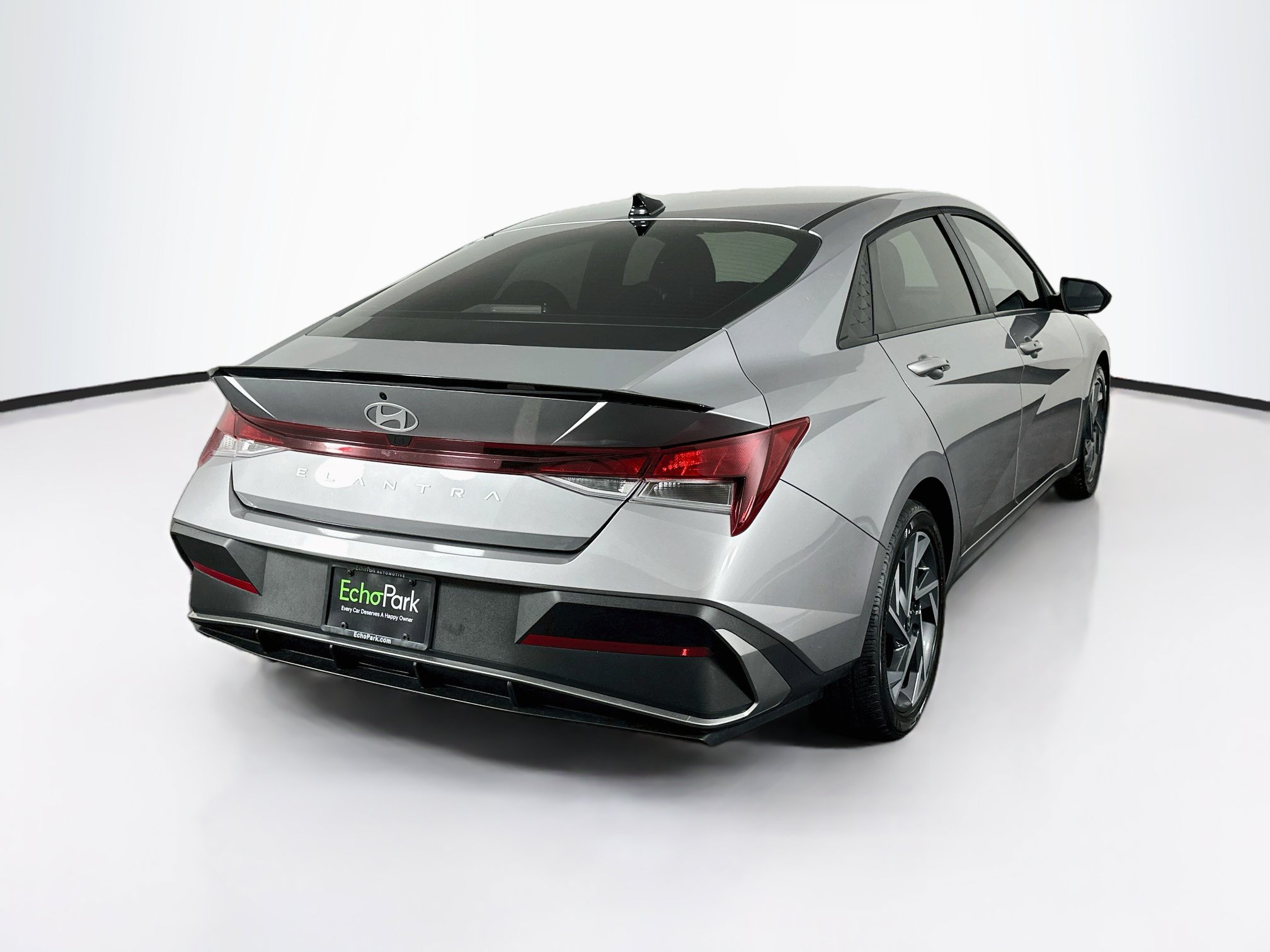Used 2025 Hyundai Elantra Sport FWD image 9