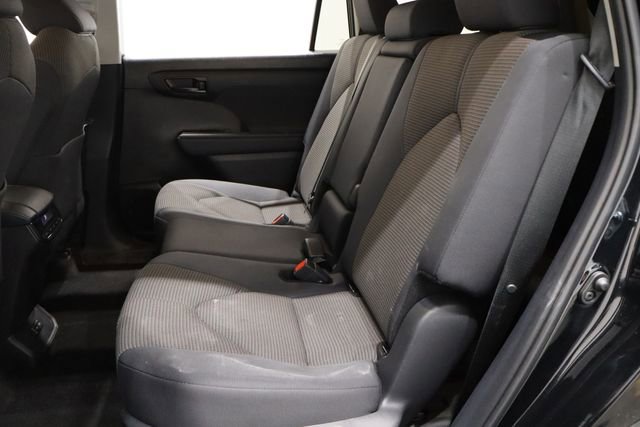 Used 2024 Toyota Highlander LE image 10