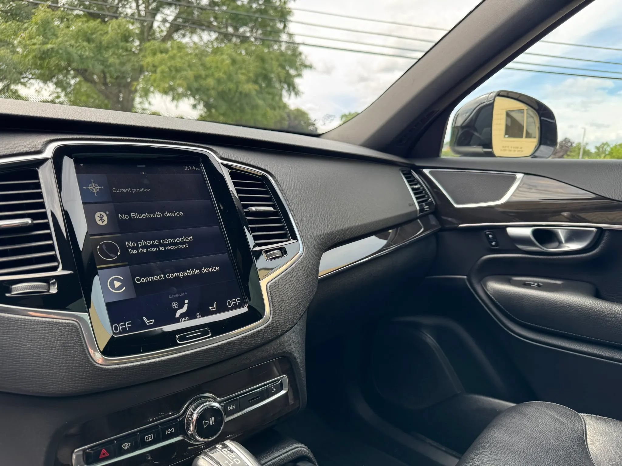 Used 2018 Volvo XC90 T6 Momentum w/ Convenience Package AWD/4WD image 22