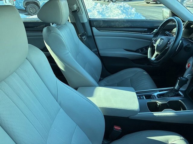 Used 2018 Honda Accord Touring image 23