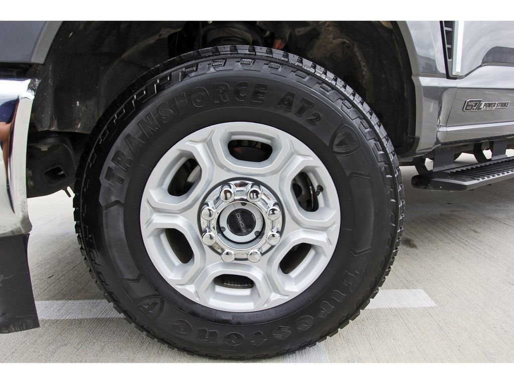 Used 2025 Ford F250 XLT image 28