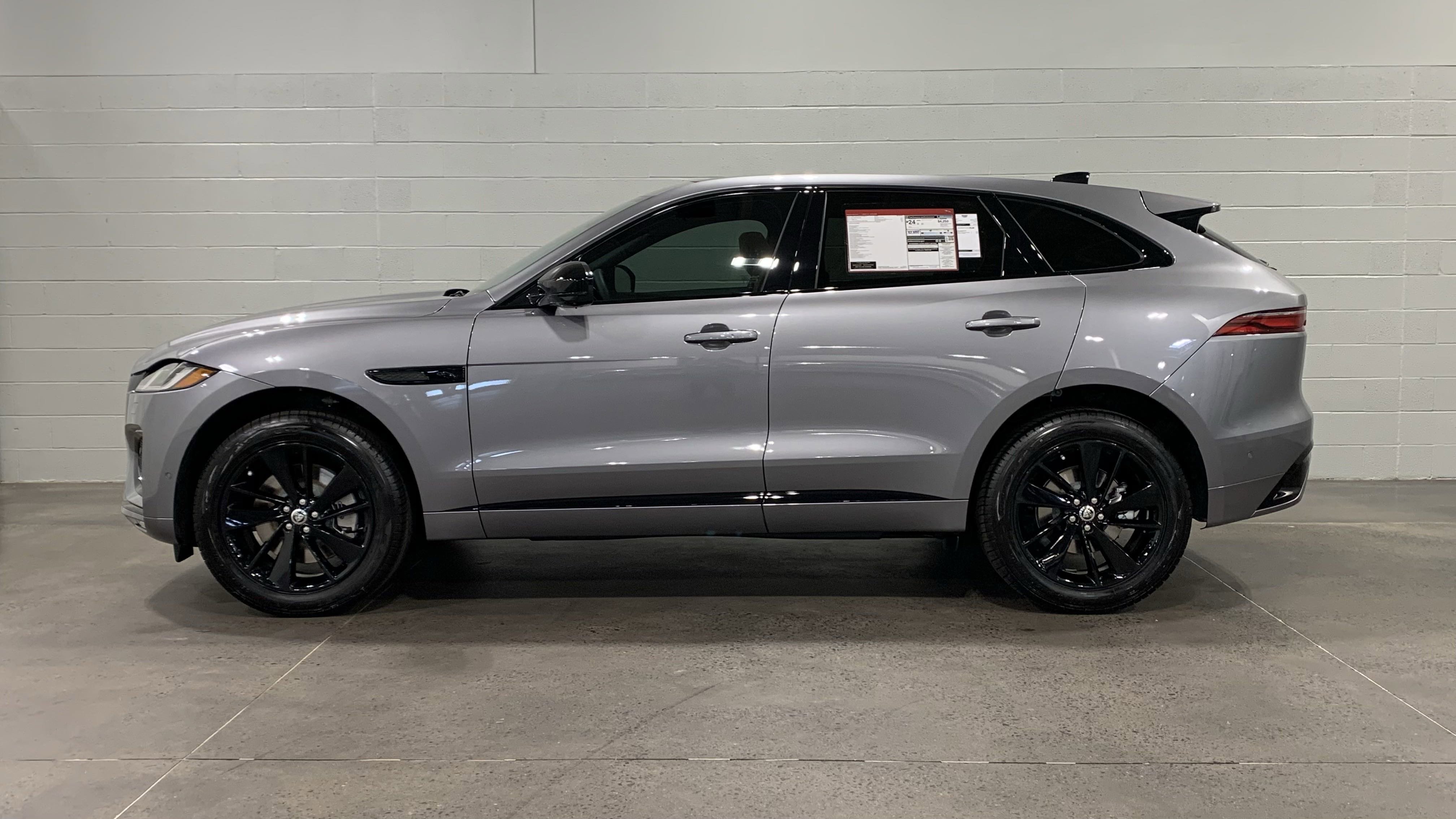 New 2026 Jaguar F-PACE R-Dynamic S image 7