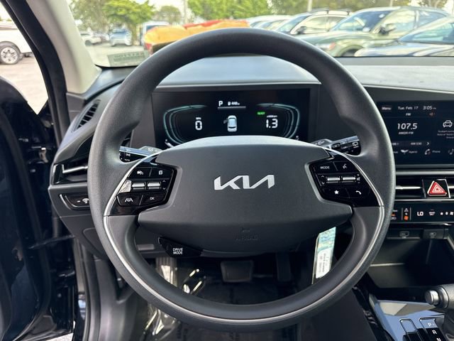 Used 2025 Kia Niro LX image 14