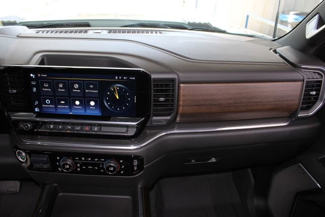 Used 2024 Chevrolet Silverado 3500 High Country w/ High Country Premium Package image 31