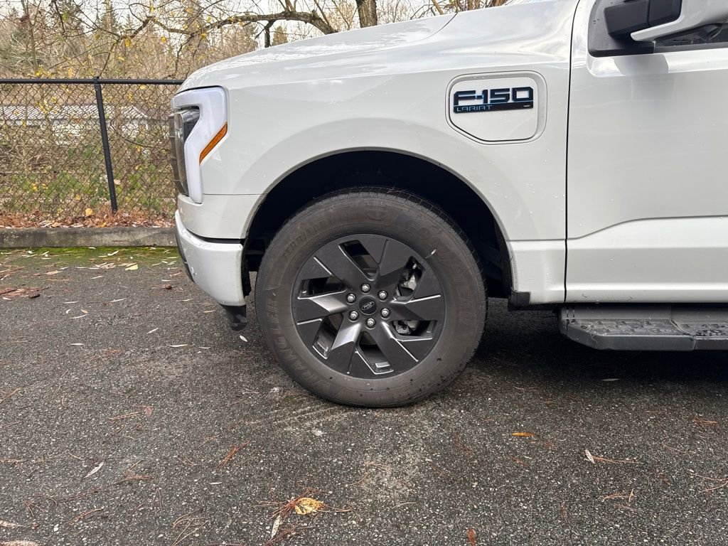 Used 2024 Ford F150 Lightning Lariat image 28