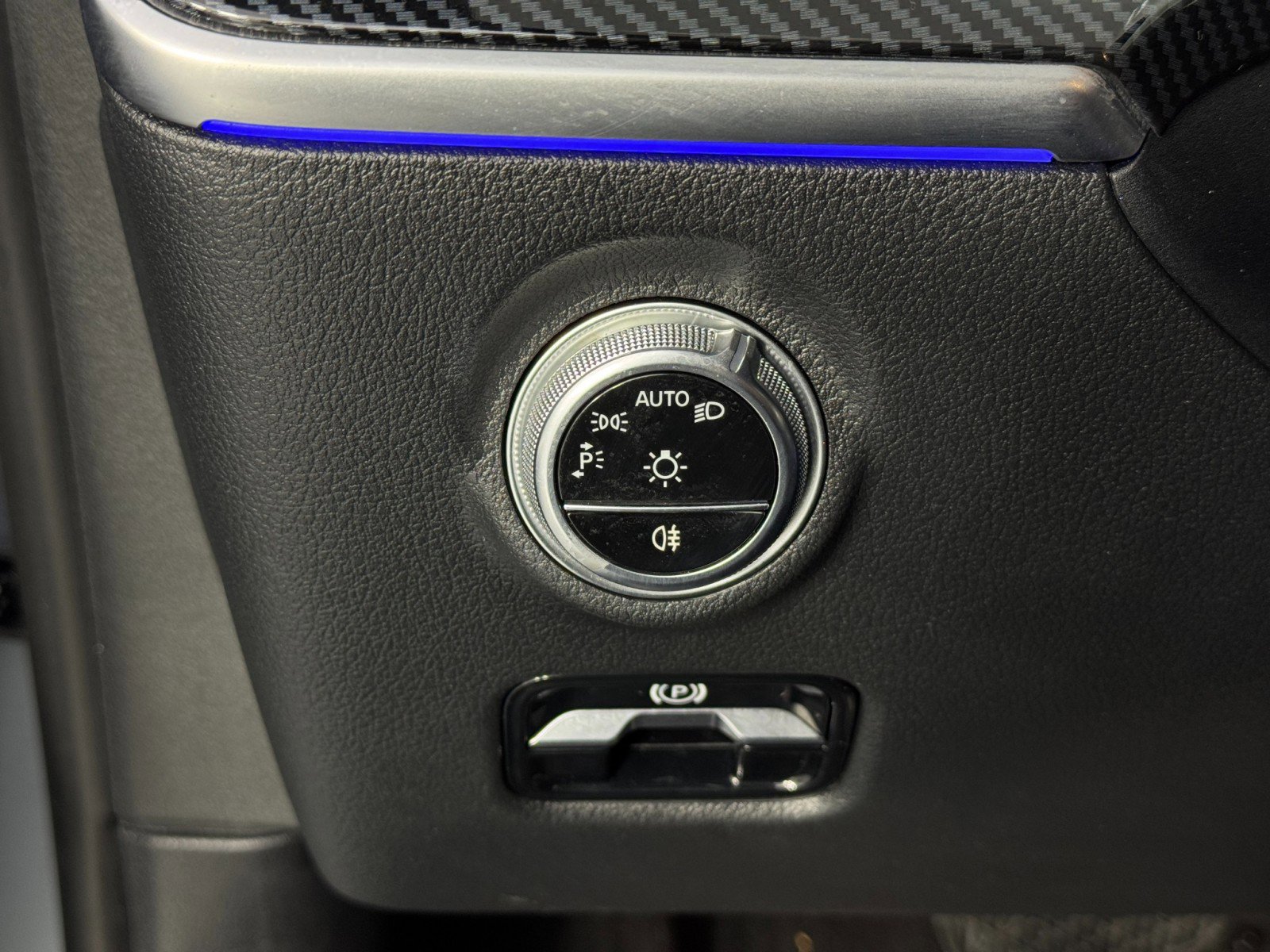 Used 2022 Mercedes-Benz C 300 4MATIC Sedan w/ Exclusive Trim Package image 19