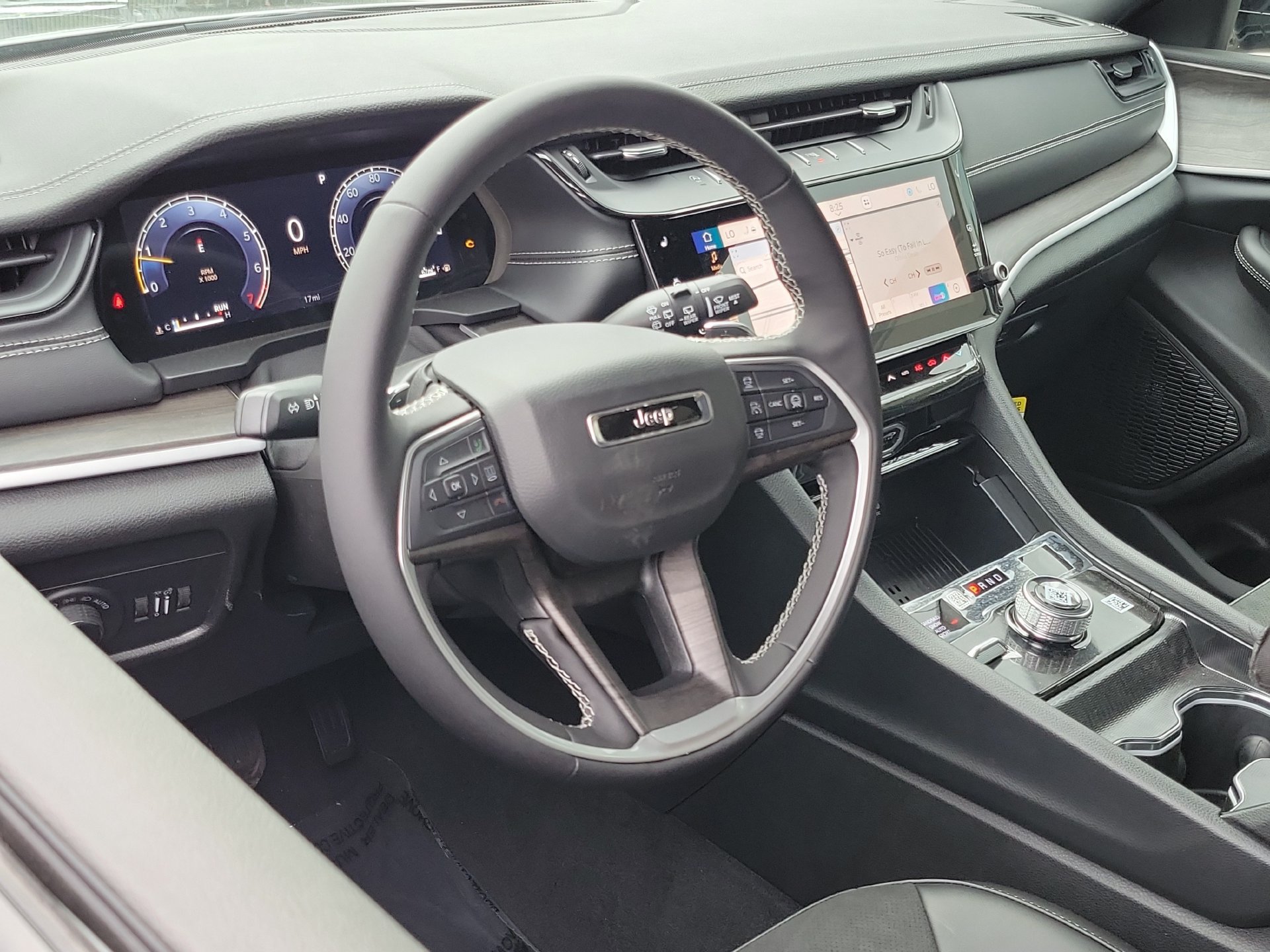 New 2026 Jeep Grand Cherokee Altitude AWD/4WD image 3