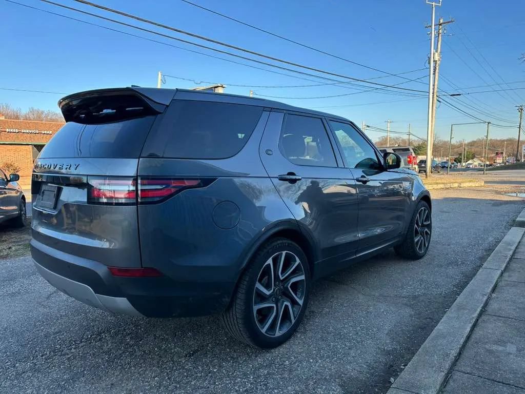 Used 2017 Land Rover Discovery HSE AWD/4WD image 5