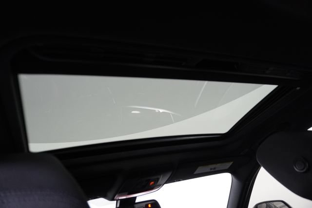 Used 2018 BMW 330i Sedan RWD image 36