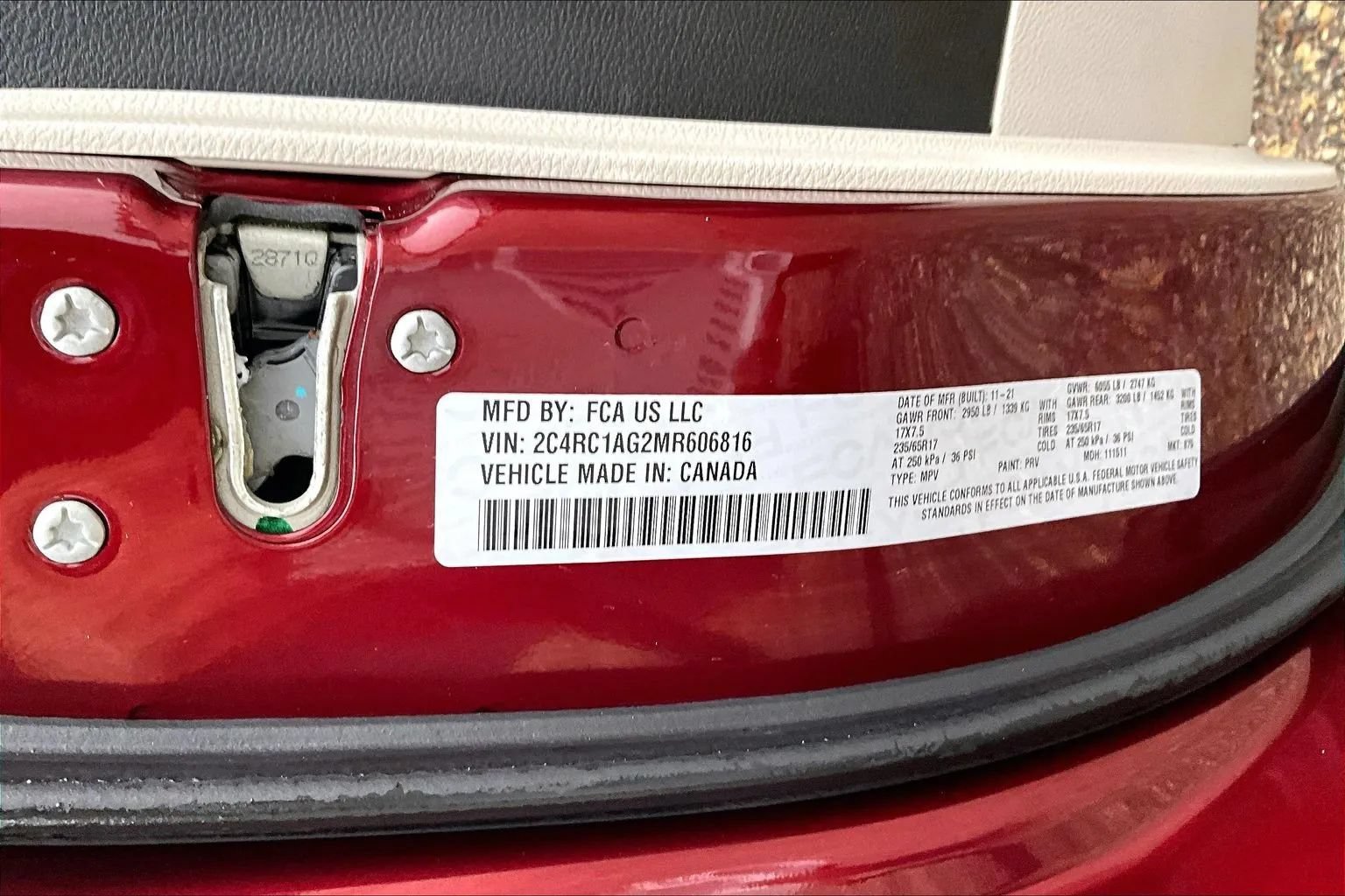Used 2021 Chrysler Voyager L FWD image 18