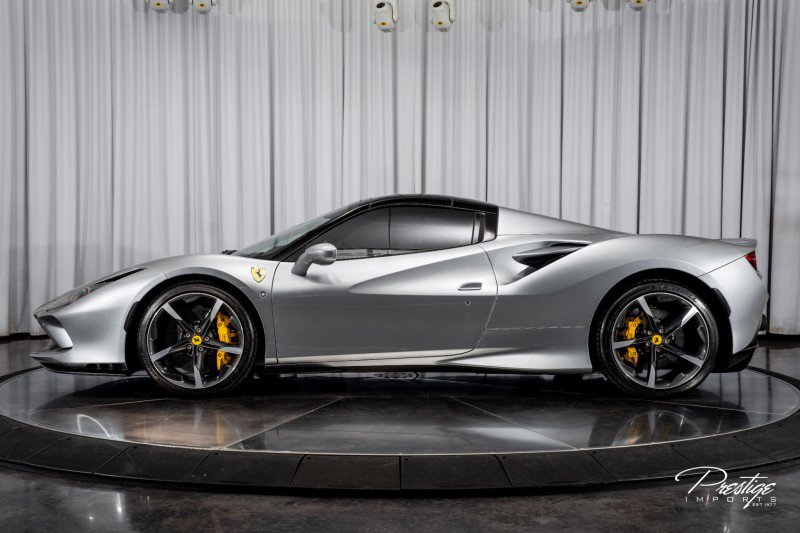 Used 2022 Ferrari F8 Tributo image 10
