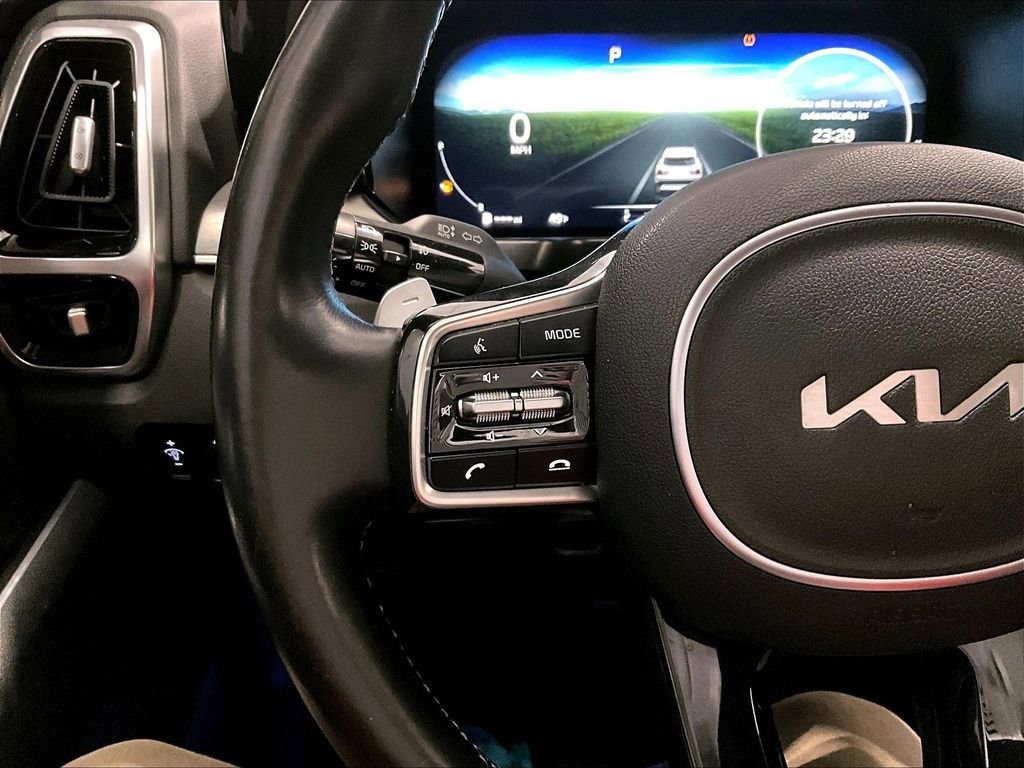 Used 2023 Kia Sorento SX AWD/4WD image 19