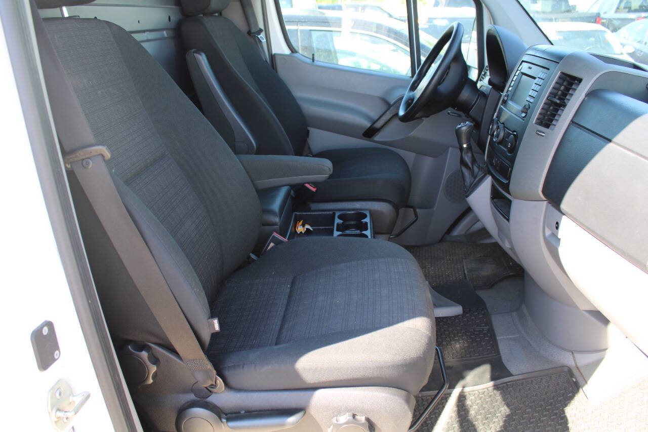 Used 2018 Mercedes-Benz Sprinter 2500 image 8