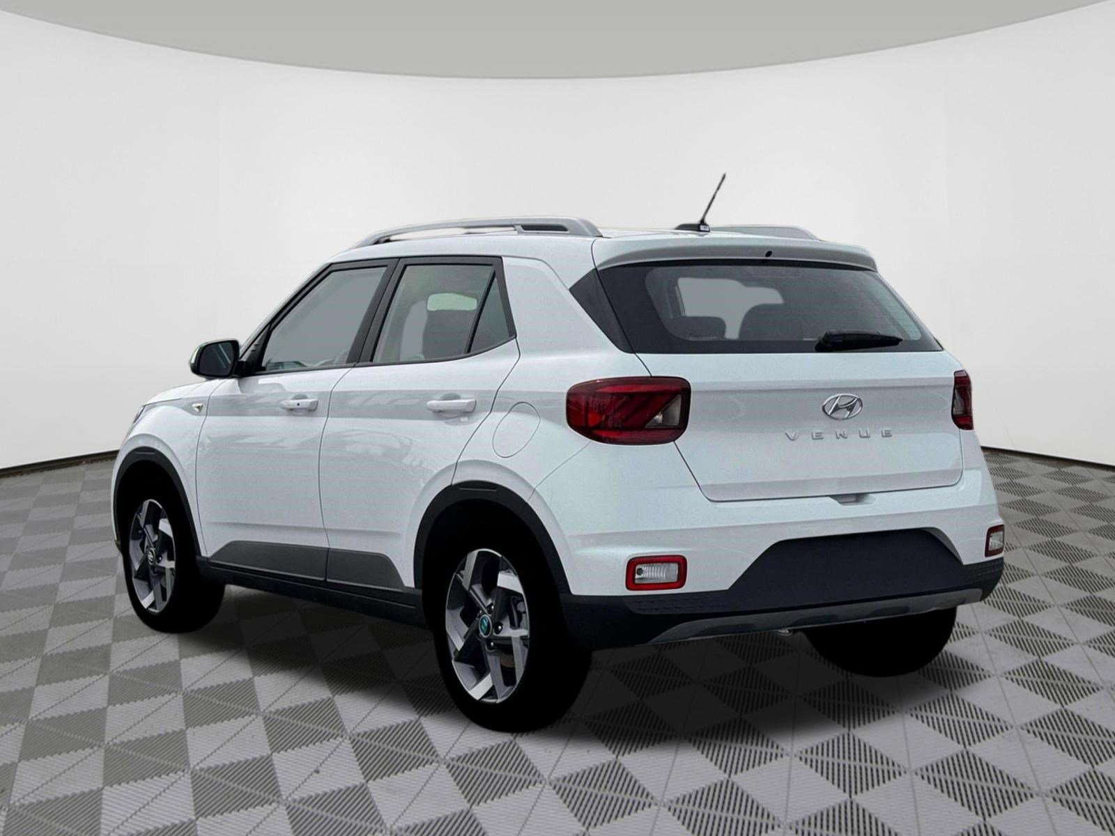 New 2026 Hyundai Venue SEL FWD image 5