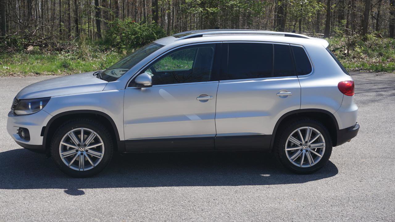 Used 2015 Volkswagen Tiguan SEL FWD image 2