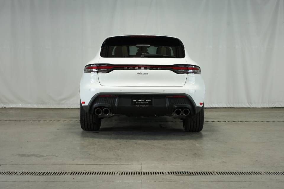 Certified 2025 Porsche Macan AWD/4WD image 6