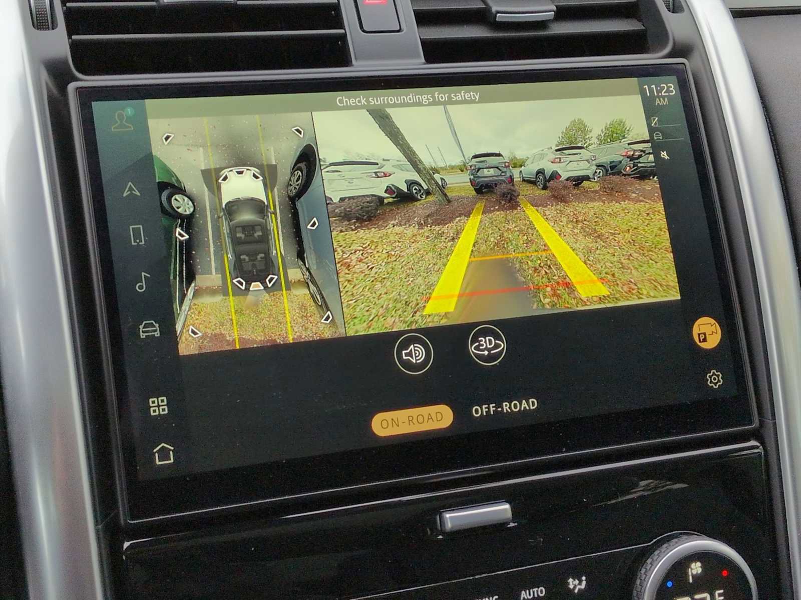 Used 2024 Land Rover Discovery S image 30